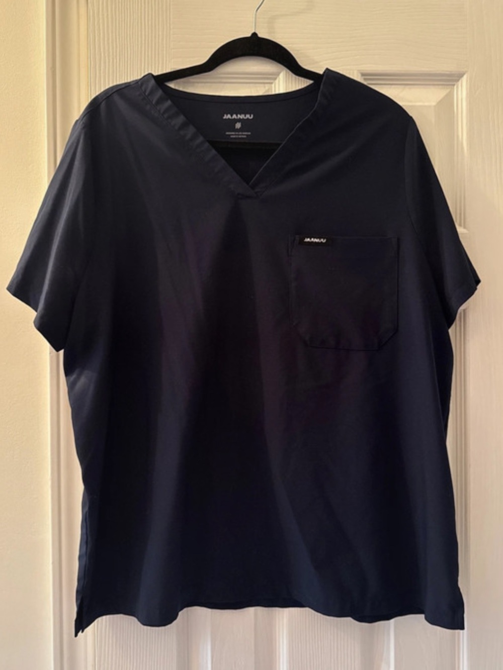 Jaanuu Women’s XL Scrub Top
